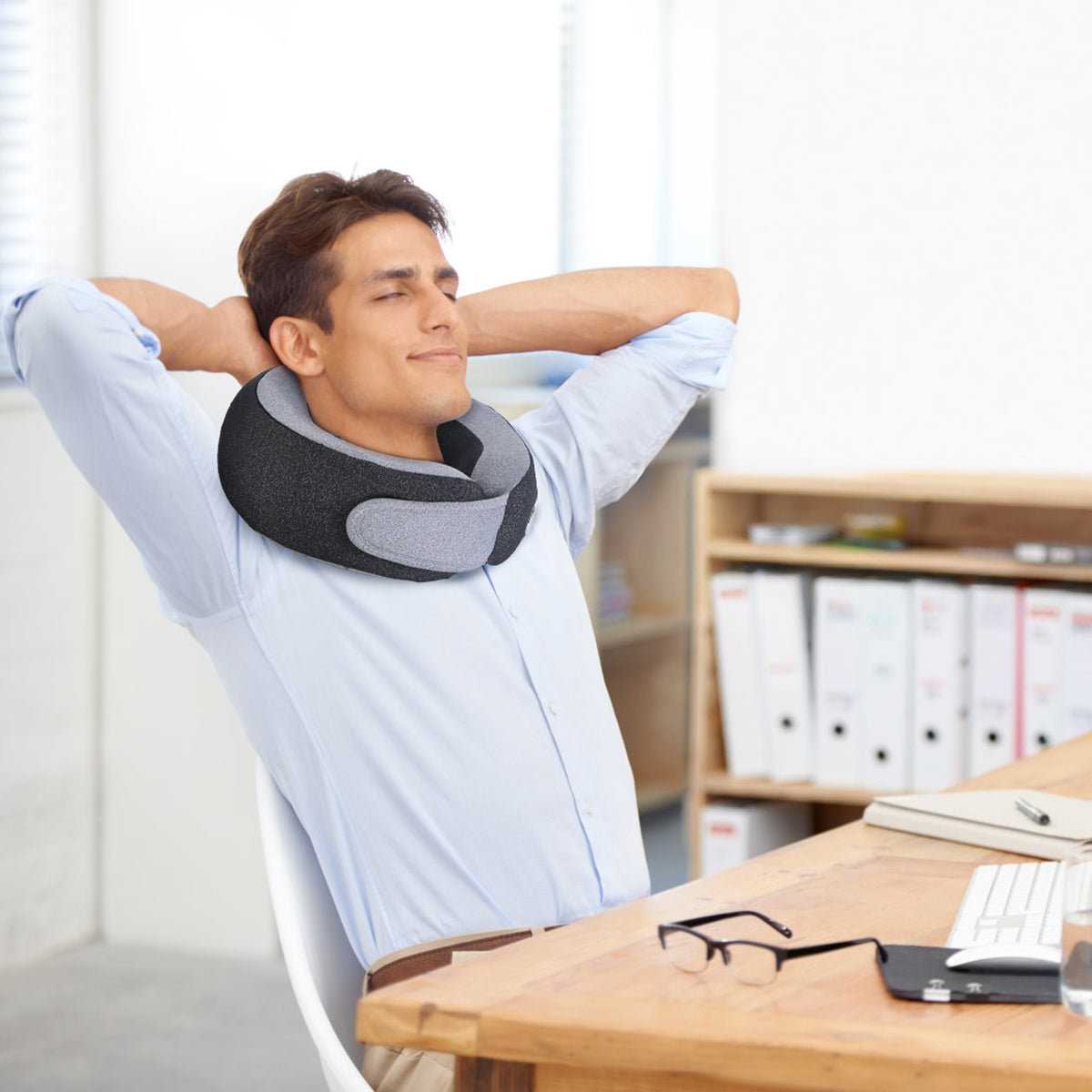 1Pc 2 in 1 Neck Massager Pillow with Heat Electric Memory Foam Travel Pillow Shiatsu Neck Massager with 3 Speeds Timer for Home Office Travel